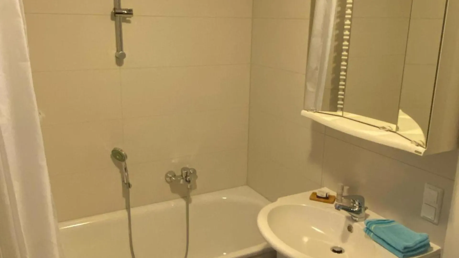 Private Room With Own Bathroom Hannover Alloggio in famiglia